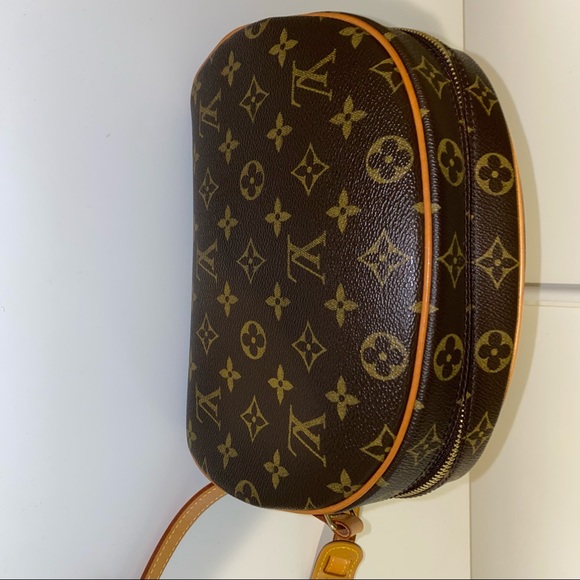 Louis Vuitton Monogram Blois Bag - Picture 6 of 10